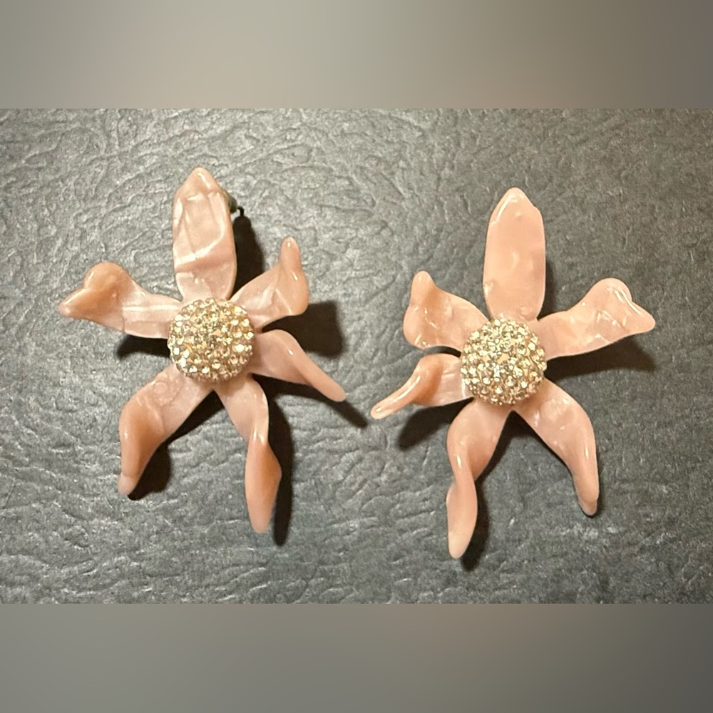Lele Sadoughi Waterlily Button Earrings NWOT
